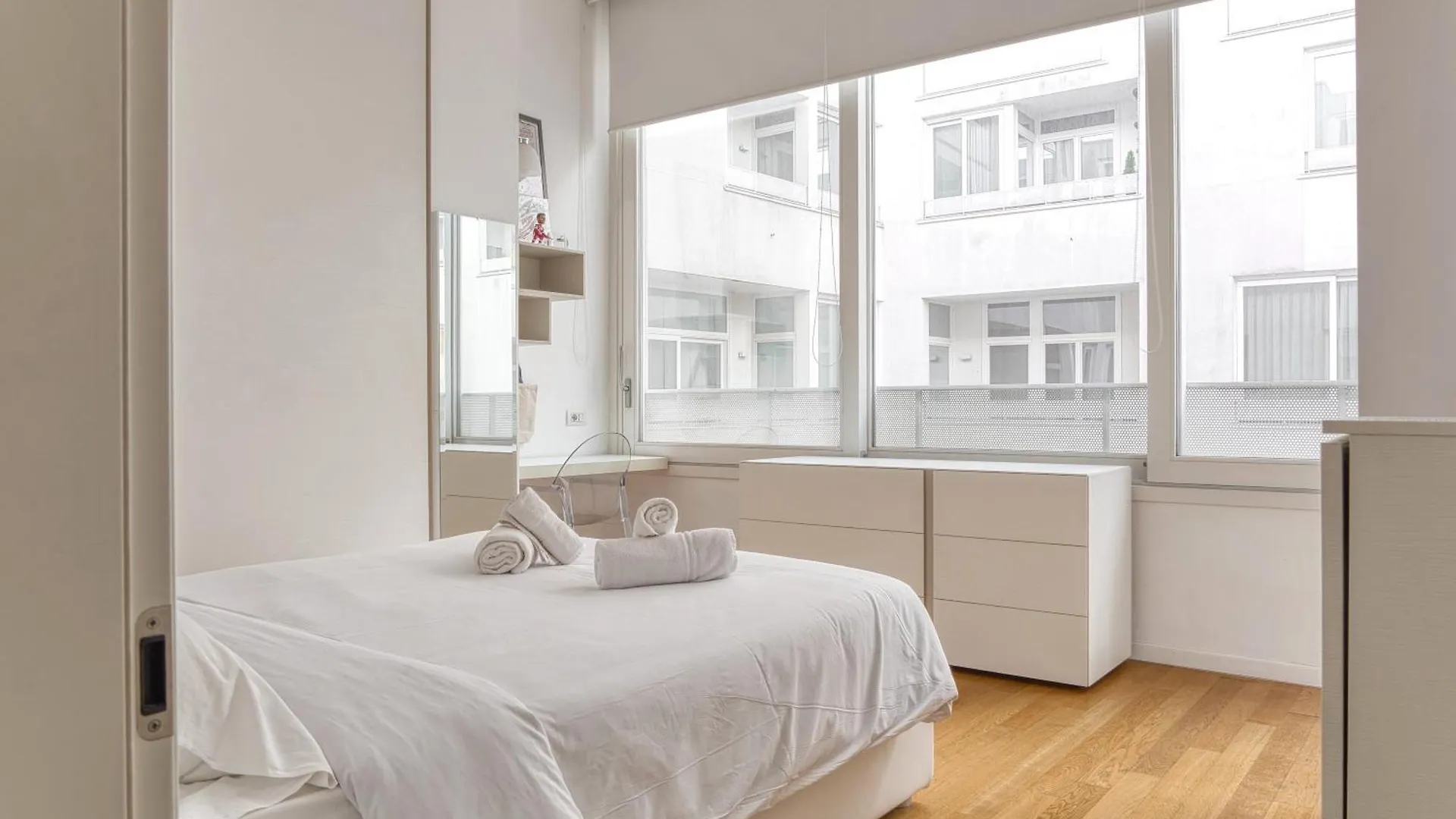 Modern Retreat In The Heart Of Milan Apartment Italy